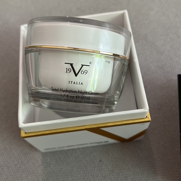 Versace Night Cream 1969 Total Hydration Night Cream 50 ml Italia - Picture 7 of 7